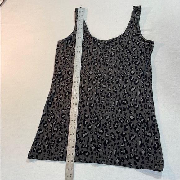 Maurices Black and Gray Leopard Fitted Sleeveless Tank Top EUC Large - Picture 11 of 13